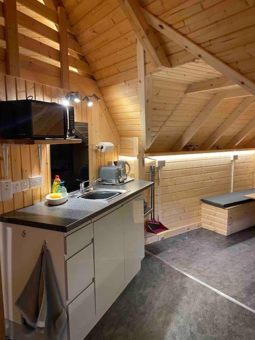 High Quality Cabin With Views Of Ben Nevis Banavie Exterior foto